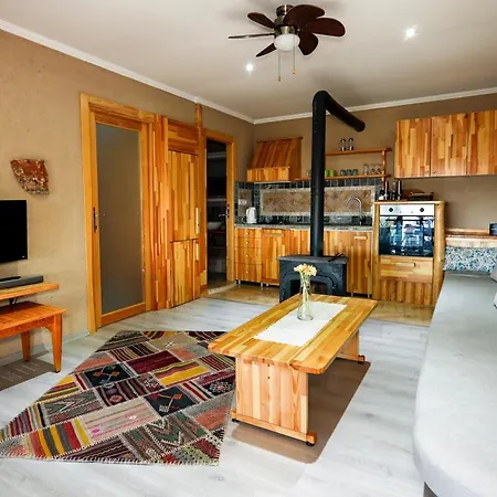 Sleeps 2 Pool Air Con Wifi Вилла Kuyucak