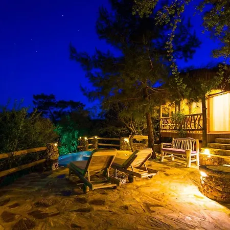 Sleeps 2 Pool Air Con Wifi *